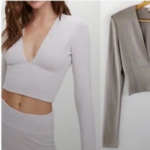 Aritzia Wilfred Free Brigitte Deep V-neck long-sleeve cropped shirt, S, beige